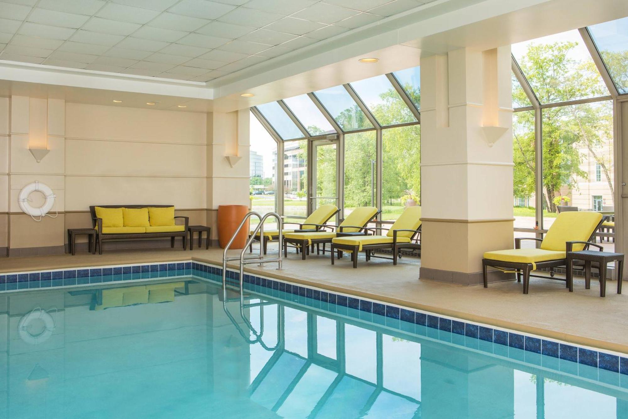 Sheraton Suites Chicago Elk Grove Елк-Ґров-Віллідж Екстер'єр фото