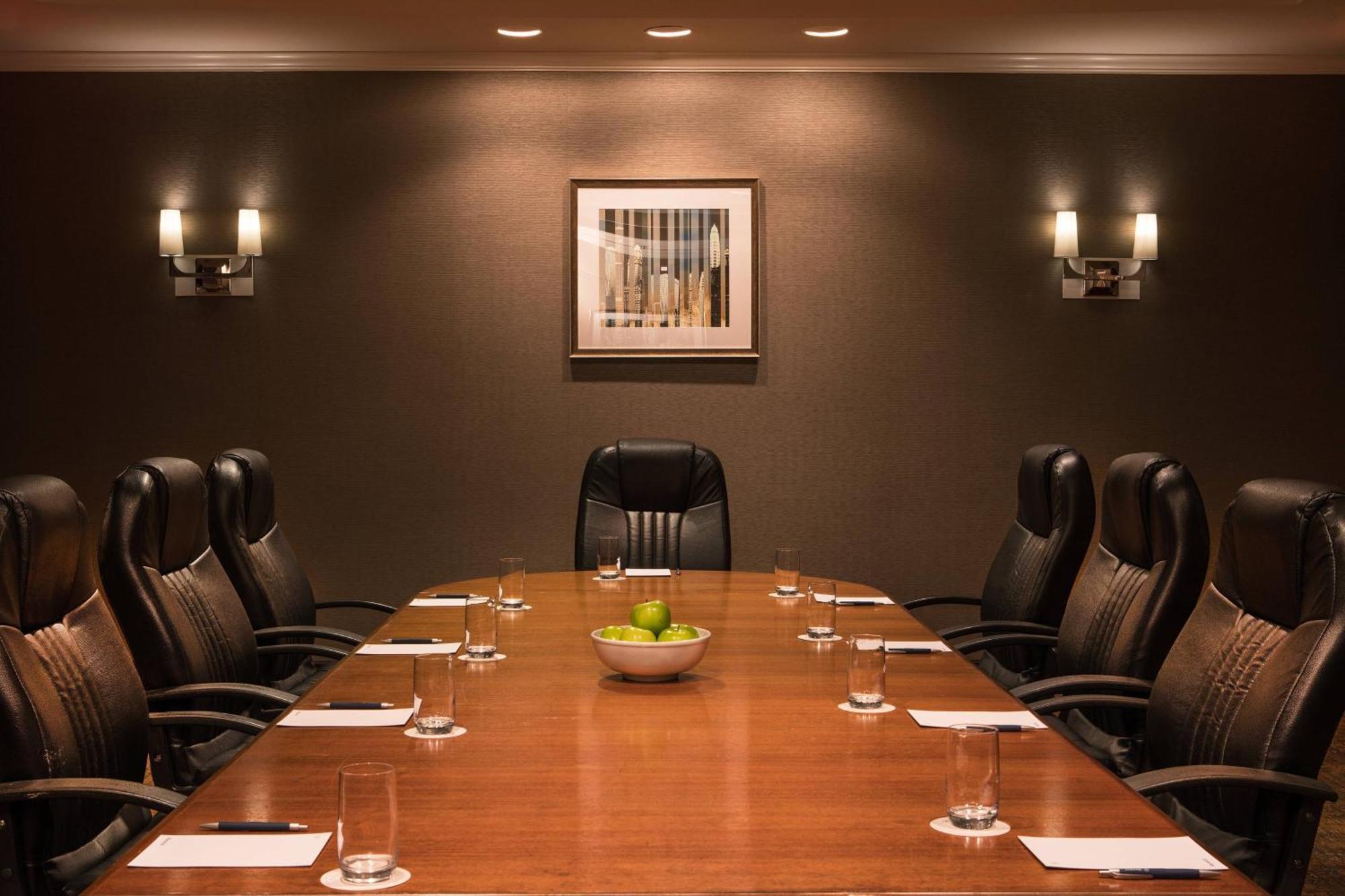 Sheraton Suites Chicago Elk Grove Елк-Ґров-Віллідж Екстер'єр фото