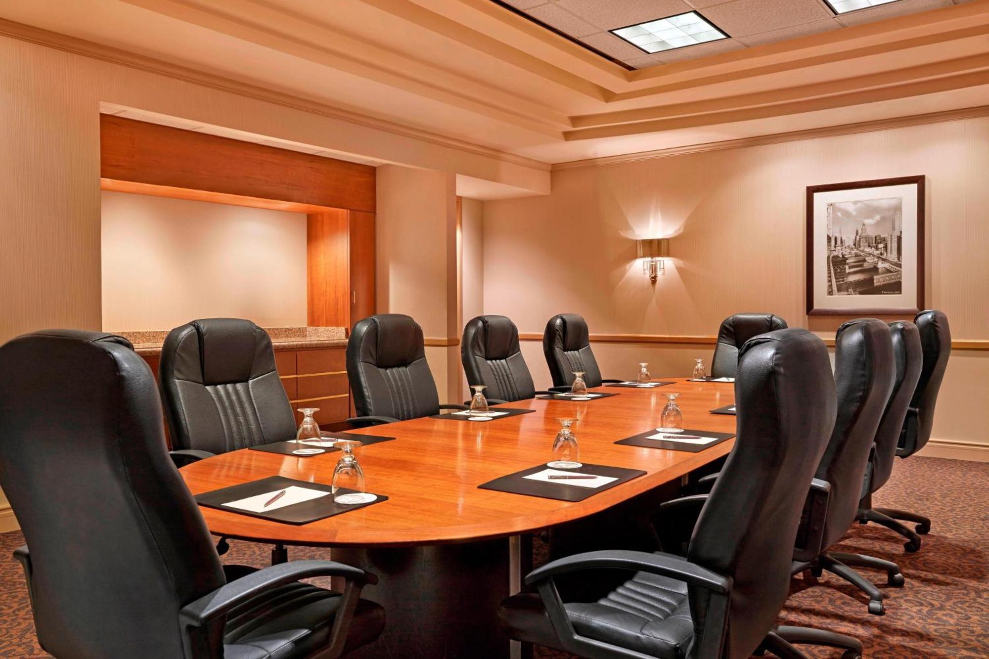 Sheraton Suites Chicago Elk Grove Елк-Ґров-Віллідж Екстер'єр фото