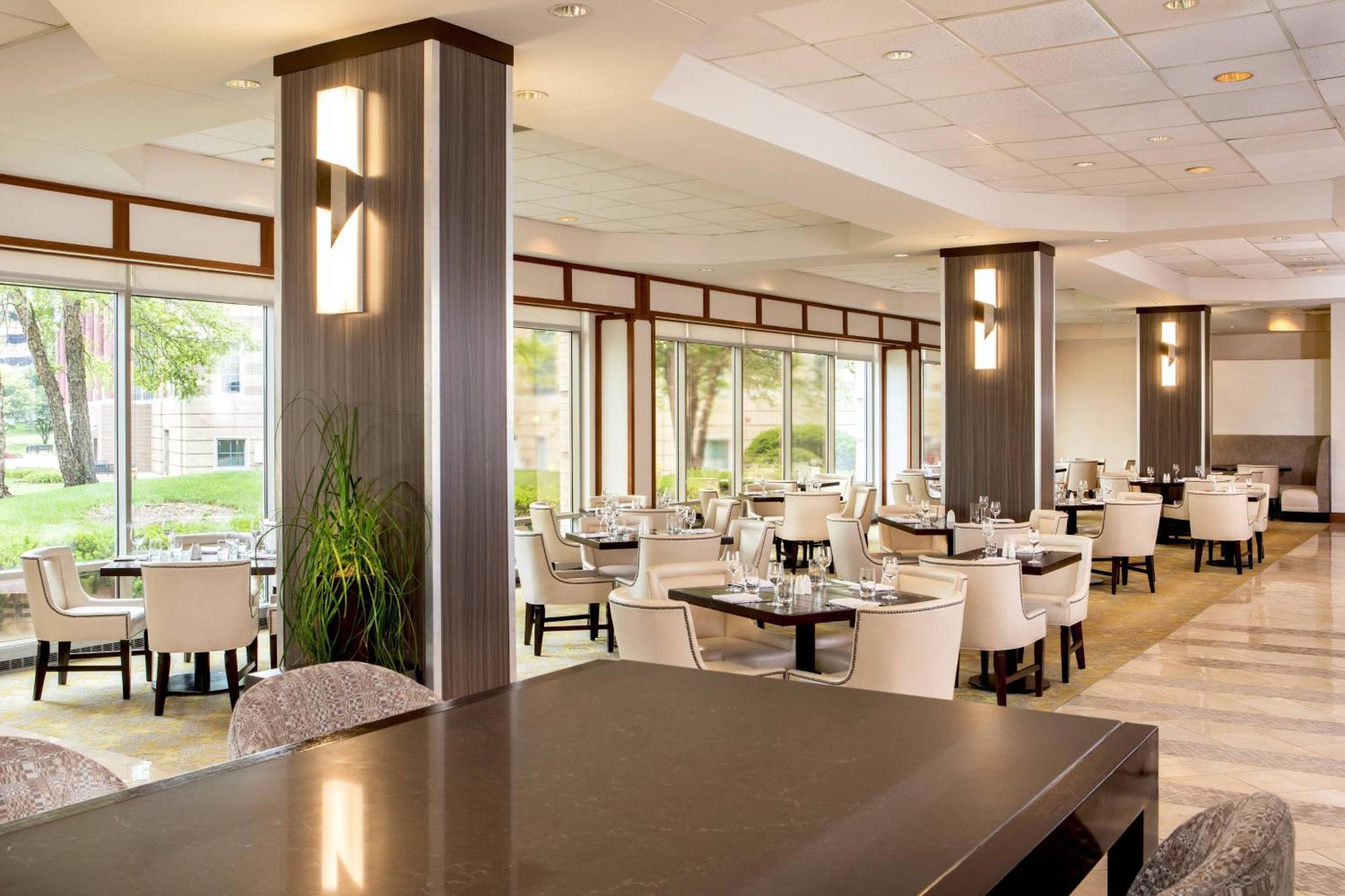 Sheraton Suites Chicago Elk Grove Елк-Ґров-Віллідж Екстер'єр фото