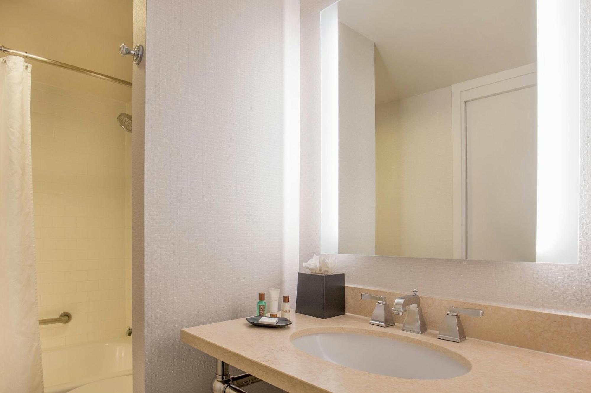 Sheraton Suites Chicago Elk Grove Елк-Ґров-Віллідж Екстер'єр фото