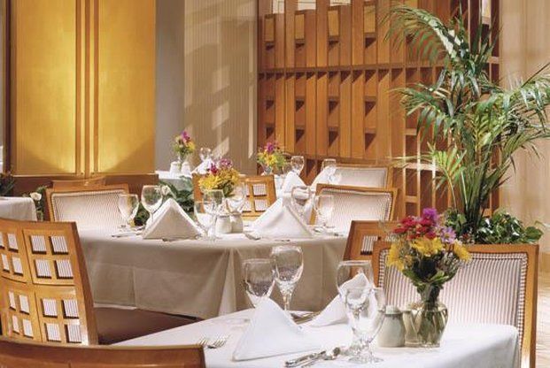 Sheraton Suites Chicago Elk Grove Елк-Ґров-Віллідж Ресторан фото